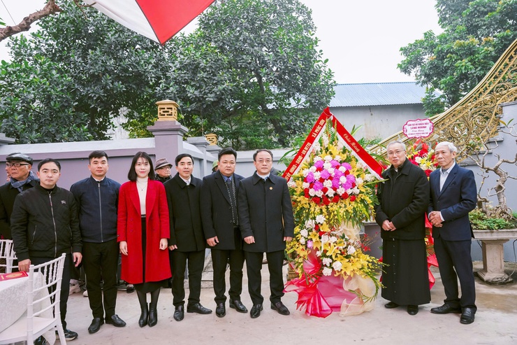 Lãnh đạo xã Phúc Sơn dự Thánh lễ tạ ơn và khánh thành Nhà thờ Giáo họ Đồng Mít- Ảnh 1.