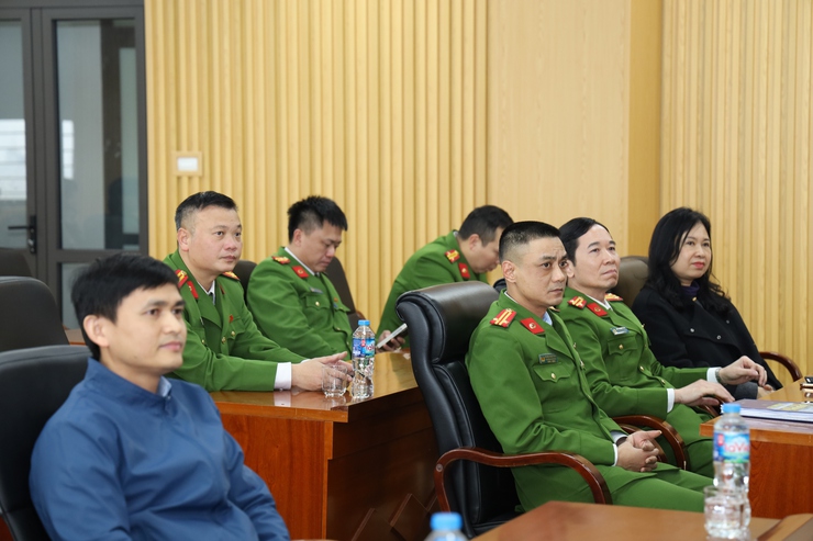 Đoàn TNCS Hồ Chí Minh phường Yên Sở đã tổ chức Hội nghị tổng kết công tác phối hợp thực hiện cao điểm 60 ngày đêm làm sạch dữ liệu đăng ký phương tiện, giấy phép lái xe cơ giới.- Ảnh 1.