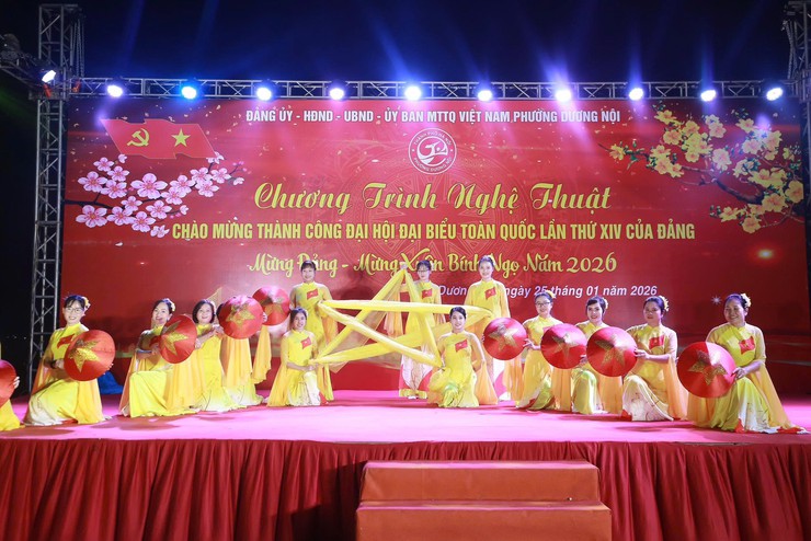 HOÀNH TRÁNG, ẤN TƯỢNG, ĐẶC SẮC CHƯƠNG TRÌNH NGHỆ THUẬT CHÀO MỪNG THÀNH CÔNG ĐẠI HỘI ĐẢNG TOÀN QUỐC LẦN THỨ XIV- Ảnh 3.