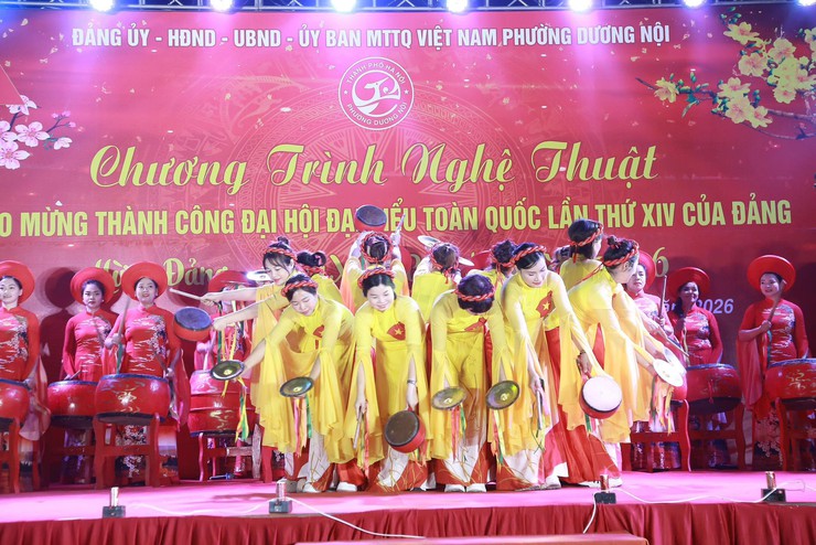 HOÀNH TRÁNG, ẤN TƯỢNG, ĐẶC SẮC CHƯƠNG TRÌNH NGHỆ THUẬT CHÀO MỪNG THÀNH CÔNG ĐẠI HỘI ĐẢNG TOÀN QUỐC LẦN THỨ XIV- Ảnh 4.