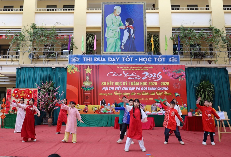 Trường Tiểu học Trung Sơn Trầm tổ chức sơ kết học kỳ I, thi viết chữ đẹp, gói bánh chưng chào đón Xuân Bính Ngọ 2026- Ảnh 5.