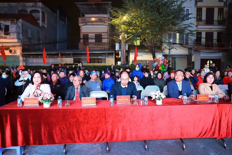 Phường Long Biên tổ chức đêm liên hoan văn nghệ chào mừng thành công Đại hội Đại biểu toàn quốc lần thứ XIV của Đảng, kỷ niệm 96 năm ngày thành lập Đảng Cộng sản Việt Nam (03/02/1930 – 03/02/2026) và chào xuân Bính Ngọ 2026.- Ảnh 3.