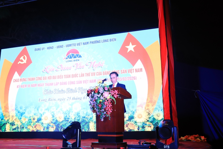 Phường Long Biên tổ chức đêm liên hoan văn nghệ chào mừng thành công Đại hội Đại biểu toàn quốc lần thứ XIV của Đảng, kỷ niệm 96 năm ngày thành lập Đảng Cộng sản Việt Nam (03/02/1930 – 03/02/2026) và chào xuân Bính Ngọ 2026.- Ảnh 6.