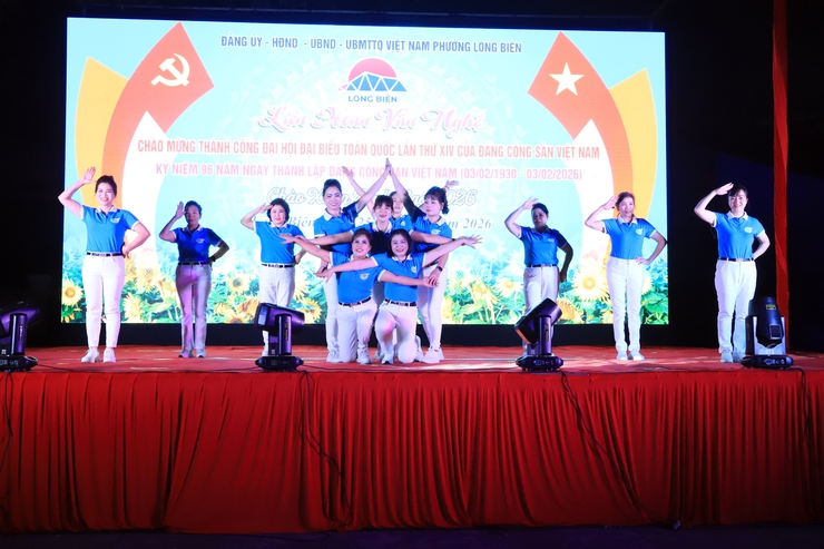 Phường Long Biên tổ chức đêm liên hoan văn nghệ chào mừng thành công Đại hội Đại biểu toàn quốc lần thứ XIV của Đảng, kỷ niệm 96 năm ngày thành lập Đảng Cộng sản Việt Nam (03/02/1930 – 03/02/2026) và chào xuân Bính Ngọ 2026.- Ảnh 14.