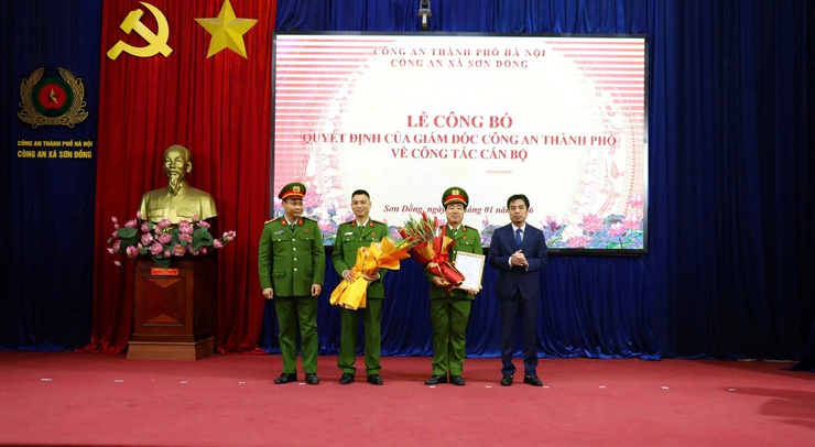 Công bố Quyết định của Giám đốc Công an thành phố Hà Nội về công tác cán bộ- Ảnh 1.