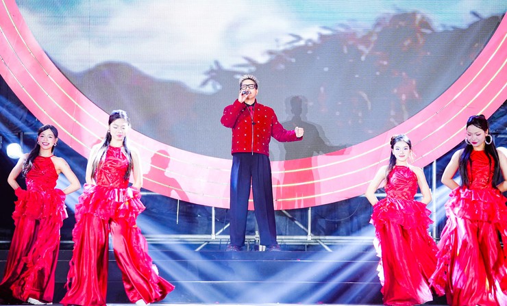 Phường Tây Tựu tổ chức chương trình nghệ thuật đặc biệt "Vững bước mùa Xuân mới"- Ảnh 5.