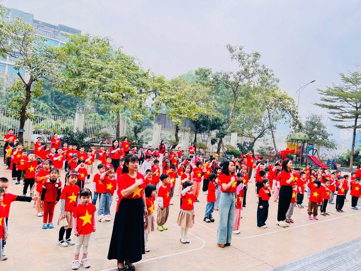 Tuổi trẻ phường Yên Hòa tổ chức các hoạt động hướng tới chào mừng Đại hội đại biểu toàn quốc lần thứ XIV của Đảng- Ảnh 4.