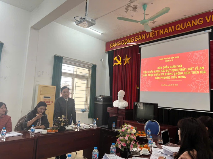 Ban Văn hóa - Xã hội HĐND phường Kiến Hưng giám sát việc chấp hành các quy định pháp luật về an toàn thực phẩm và phòng, chống dịch bệnh trên địa bàn phường- Ảnh 1.