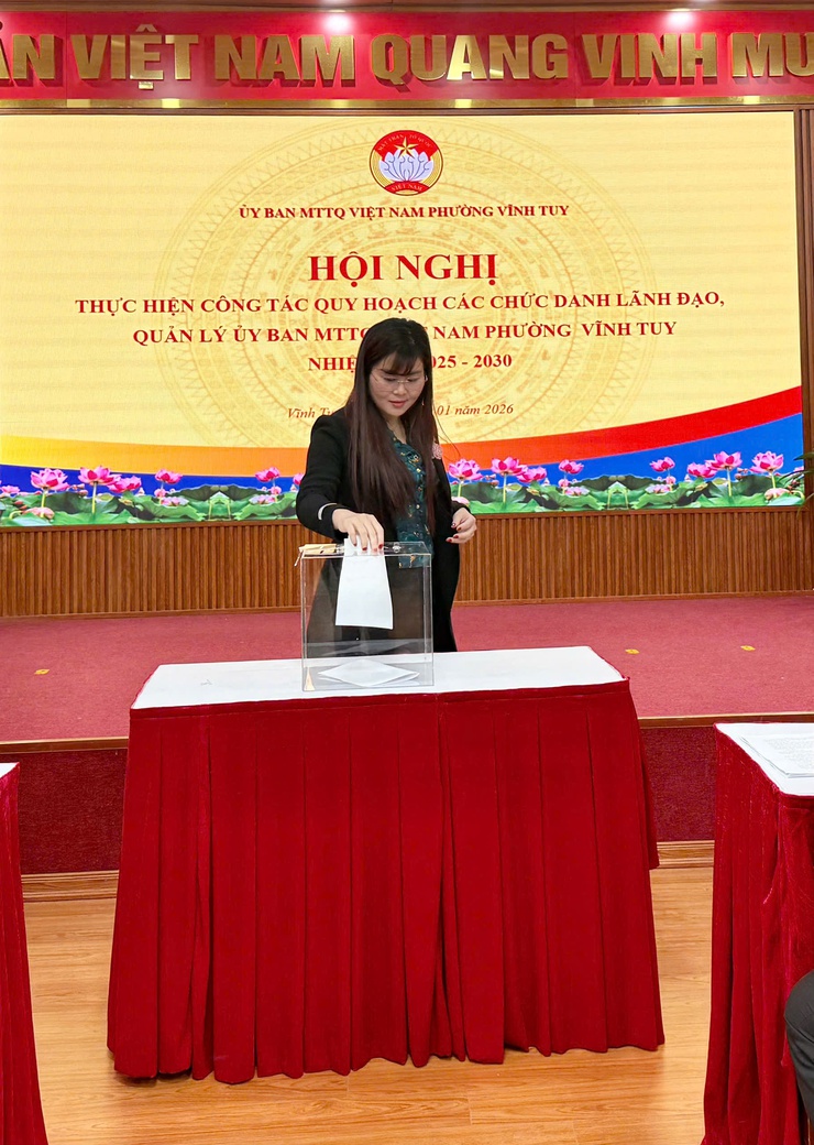 HỘI NGHỊ THỰC HIỆN CÔNG TÁC QUY HOẠCH CÁC CHỨC DANH LÃNH ĐẠO, QUẢN LÝ ỦY BAN MTTQ VIỆT NAM PHƯỜNG VĨNH TUY NHIỆM KỲ 2025 – 2030, 2026 – 2031- Ảnh 4.
