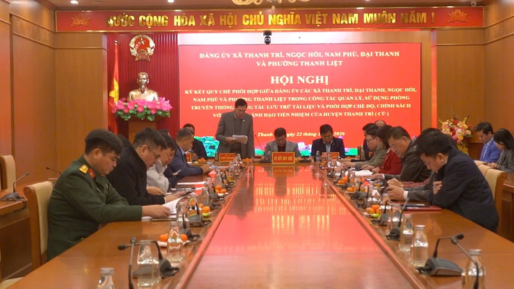 Hội nghị ký kết quy chế phối hợp trong công tác quản lý, sử dụng phòng truyền thống, công tác lưu trữ tài liệu và phối hợp chế độ, chính sách với cán bộ, lãnh đạo tiền nhiệm của huyện Thanh Trì (cũ)- Ảnh 3.