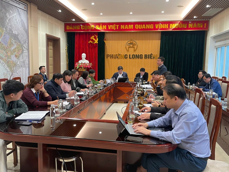 Phường Long Biên triển khai họp Tiểu ban giải quyết điểm nghẽn về “Ngập úng, lụt” và “Ô nhiễm môi trường”- Ảnh 1.