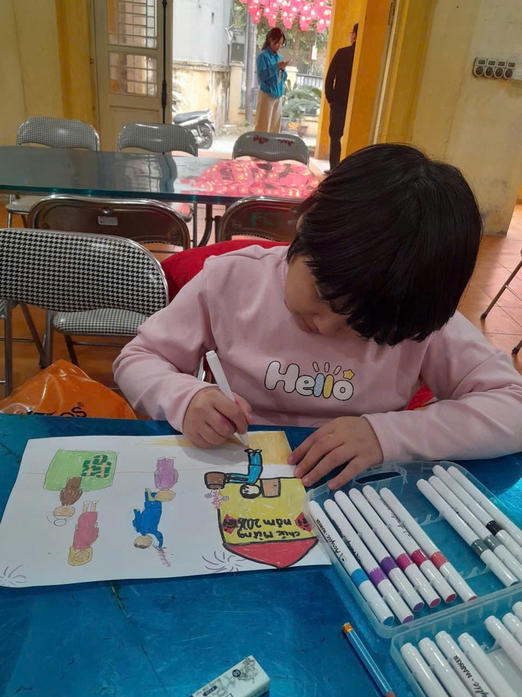 CHI ĐOÀN THÔN XÓM BẾN VÀ CHI ĐOÀN THÔN CHỢ TỔ CHỨC CUỘC THI VẼ TRANH THIẾU NHI CHÀO XUÂN 2026- Ảnh 4.