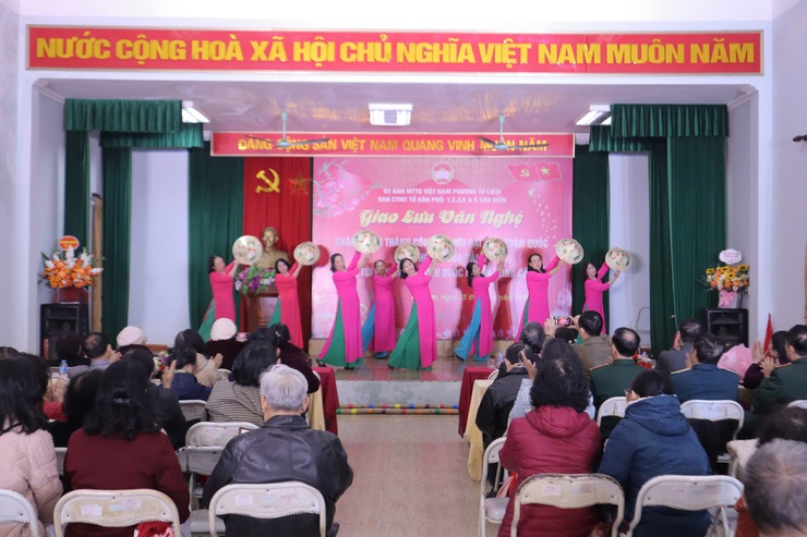 Giao lưu văn nghệ chào mừng thành công Đại hội đại biểu toàn quốc lần thứ XIV của Đảng- Ảnh 1.