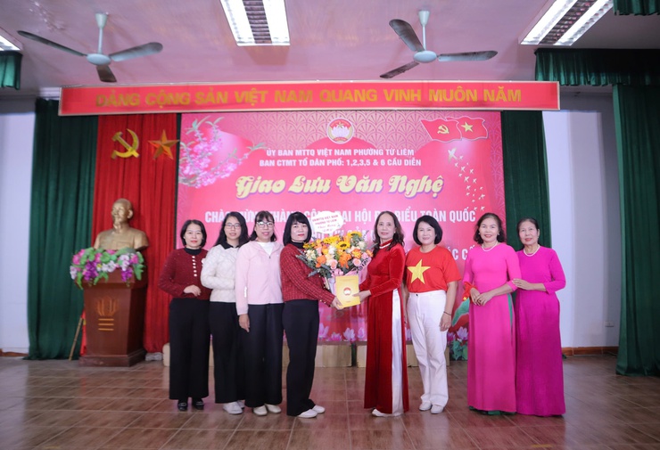 Giao lưu văn nghệ chào mừng thành công Đại hội đại biểu toàn quốc lần thứ XIV của Đảng- Ảnh 2.