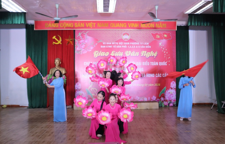 Giao lưu văn nghệ chào mừng thành công Đại hội đại biểu toàn quốc lần thứ XIV của Đảng- Ảnh 3.