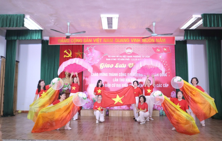 Giao lưu văn nghệ chào mừng thành công Đại hội đại biểu toàn quốc lần thứ XIV của Đảng- Ảnh 6.