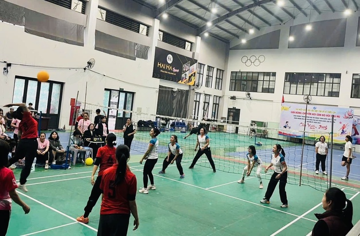 Hội Liên hiệp Phụ nữ xã Thiên Lộc tổ chức Giao lưu Bóng chuyển hơi- Ảnh 4.