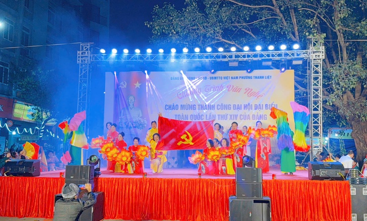 Thanh Liệt: Mãn nhãn chương trình văn nghệ chào mừng thành công Đại hội đại biểu toàn quốc lần thứ XIV của Đảng- Ảnh 7.