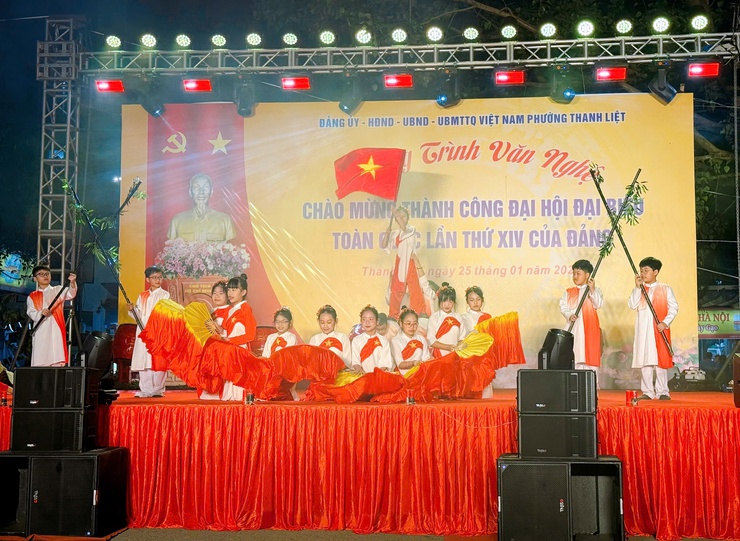 Thanh Liệt: Mãn nhãn chương trình văn nghệ chào mừng thành công Đại hội đại biểu toàn quốc lần thứ XIV của Đảng- Ảnh 21.