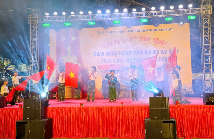 Thanh Liệt: Mãn nhãn chương trình văn nghệ chào mừng thành công Đại hội đại biểu toàn quốc lần thứ XIV của Đảng- Ảnh 8.