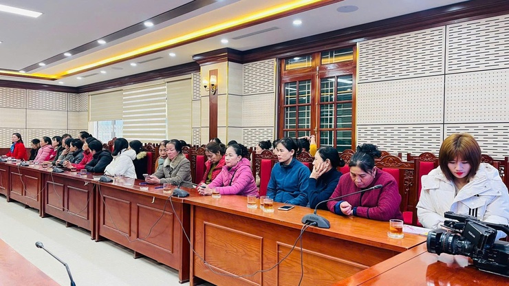 Hội LHPN xã Phúc Thọ tuyên truyền, quán triệt các nghị quyết Đại hội nhiệm kỳ 2025–2030- Ảnh 3.