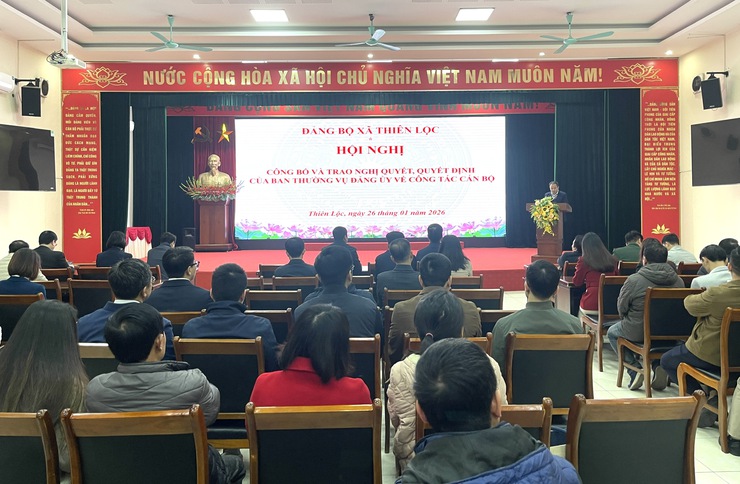 Đảng bộ xã Thiên Lộc tổ chức hội nghị công bố và trao Nghị quyết, Quyết định của Ban thường vụ Đảng ủy về công tác cán bộ- Ảnh 1.