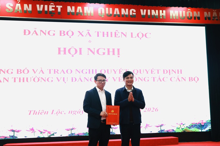 Đảng bộ xã Thiên Lộc tổ chức hội nghị công bố và trao Nghị quyết, Quyết định của Ban thường vụ Đảng ủy về công tác cán bộ- Ảnh 6.