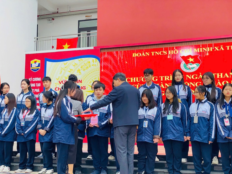 ĐOÀN XÃ THANH TRÌ TỔ CHỨC CHƯƠNG TRÌNH “NGÀY THANH NIÊN CÙNG HÀNH ĐỘNG CHÀO MỪNG THÀNH CÔNG ĐẠI HỘI ĐẢNG TOÀN QUỐC LẦN THỨ XIV”- Ảnh 4.