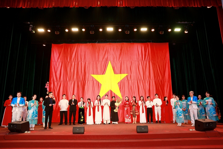 Phường Thanh Xuân tổ chức sinh hoạt chính trị: Khơi dậy khát vọng cống hiến, chào mừng thành công Đại hội đại biểu toàn quốc lần thứ XIV của Đảng- Ảnh 2.