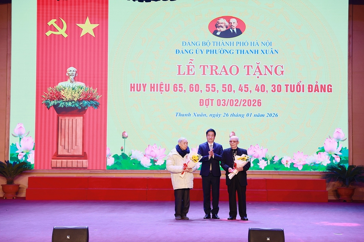 Phường Thanh Xuân tổ chức sinh hoạt chính trị: Khơi dậy khát vọng cống hiến, chào mừng thành công Đại hội đại biểu toàn quốc lần thứ XIV của Đảng- Ảnh 4.