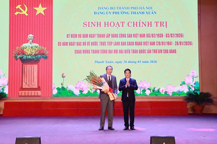 Phường Thanh Xuân tổ chức sinh hoạt chính trị: Khơi dậy khát vọng cống hiến, chào mừng thành công Đại hội đại biểu toàn quốc lần thứ XIV của Đảng- Ảnh 6.