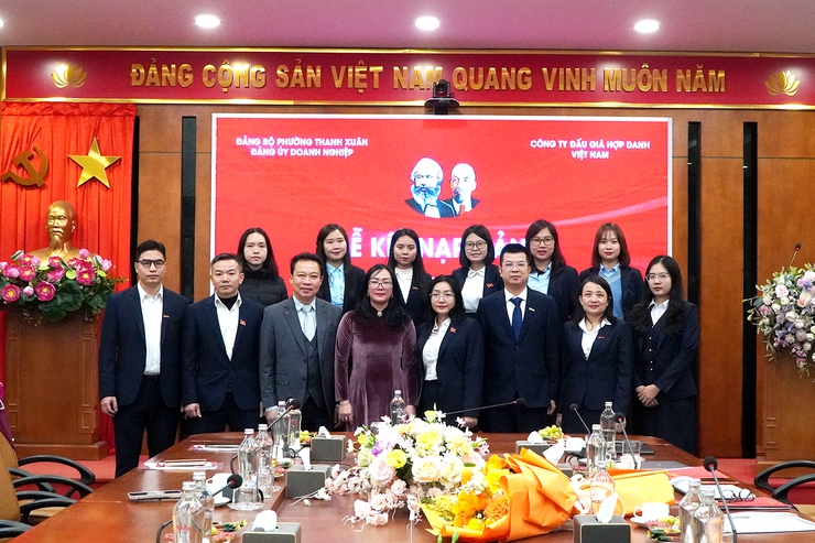 Chi bộ công ty Hợp danh Việt Nam tổ chức Lễ kết nạp đảng viên- Ảnh 1.