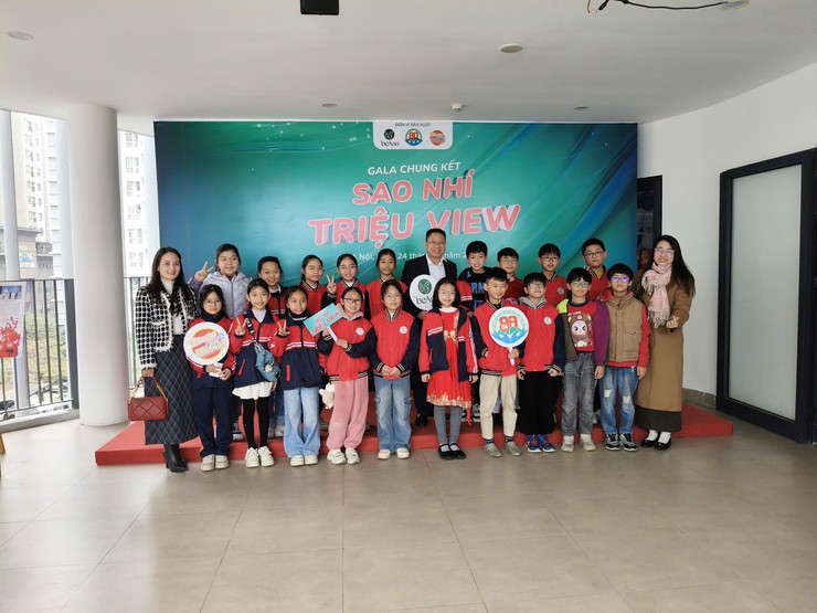 LÊ VŨ ANH DUY – CẬU HỌC TRÒ LỚP 5A5, TRƯỜNG TIỂU HỌC TRẦN PHÚ&nbsp;TỎA SÁNG TẠI GALA "SAO NHÍ TRIỆU VIEW"- Ảnh 1.