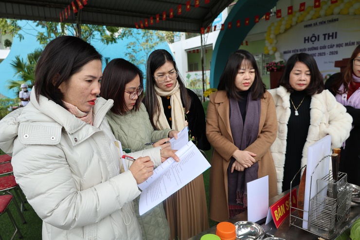 Gói trọn yêu thương trong từng bữa cơm cho trẻ- Ảnh 2.