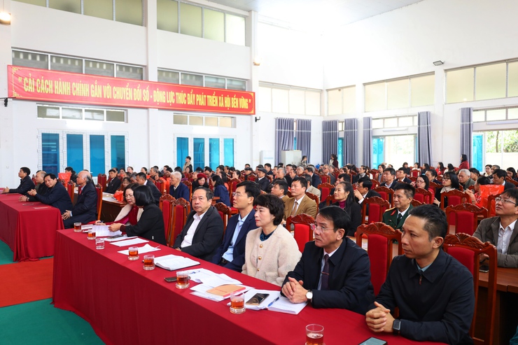 Phường Tùng Thiện tổ chức hội nghị thông báo kết quả Đại hội đại biểu toàn quốc lần thứ XIV của Đảng - Ảnh 1.