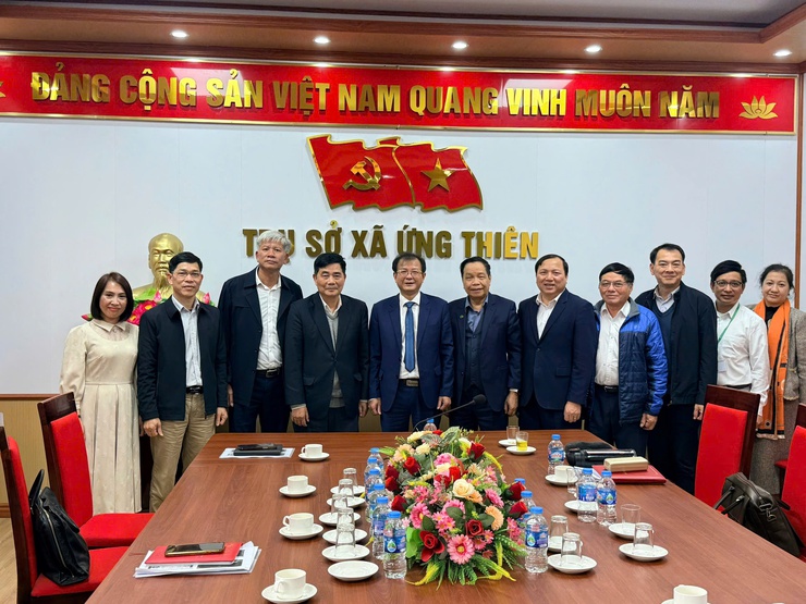 Học viện Nông nghiệp Việt Nam làm việc với UBND xã Ứng Thiên về định hướng hợp tác trong lĩnh vực nông nghiệp và phát triển địa phương- Ảnh 1.