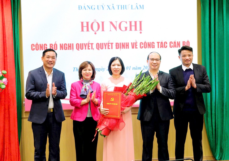 ĐẢNG ỦY XÃ THƯ LÂM CÔNG BỐ QUYẾT ĐỊNH VỀ CÔNG TÁC CÁN BỘ- Ảnh 5.