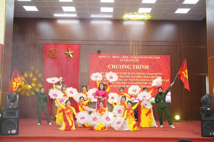Tưng bừng Chương trình Văn nghệ chào mừng thành công Đại hội XIV của Đảng- Ảnh 4.