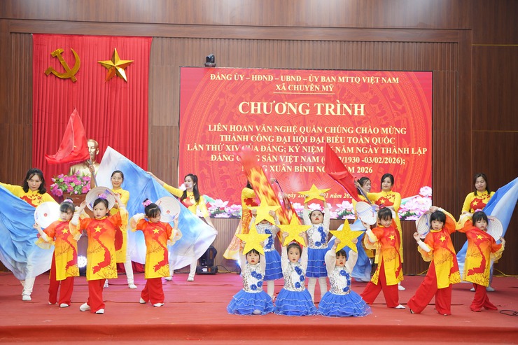 Tưng bừng Chương trình Văn nghệ chào mừng thành công Đại hội XIV của Đảng- Ảnh 3.