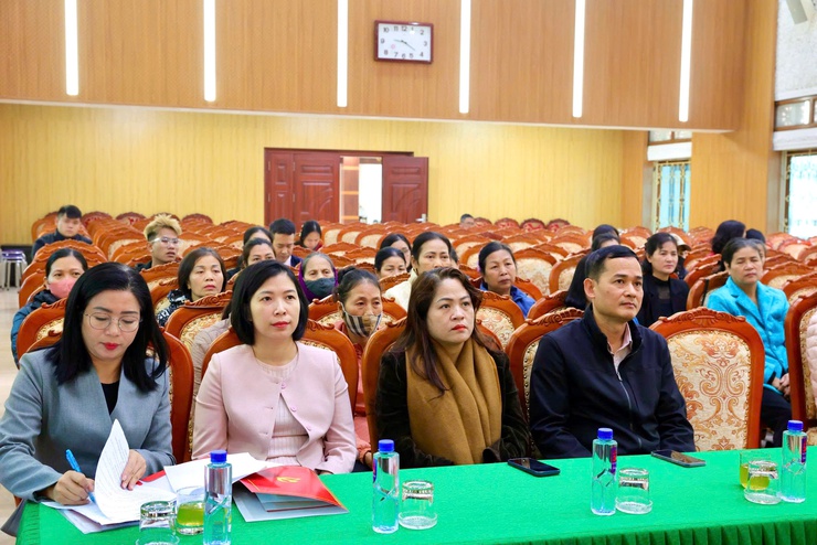 HỘI LIÊN HIỆP PHỤ NỮ XÃ THƯ LÂM PHỐI HỢP NGÂN HÀNG CHÍNH SÁCH XÃ HỘI TRAO QUÀ TẾT XUÂN BÍNH NGỌ NĂM 2026- Ảnh 3.