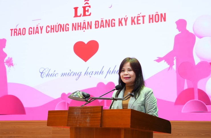 UBND xã Quốc Oai tổ chức Lễ trao Giấy chứng nhận kết hôn trang trọng, ý nghĩa- Ảnh 5.