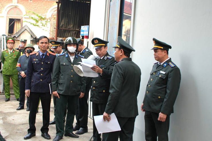 TỔ CHỨC CƯỠNG CHẾ BÀN GIAO TÀI SẢN TẠI XÃ TÂY PHƯƠNG- Ảnh 2.