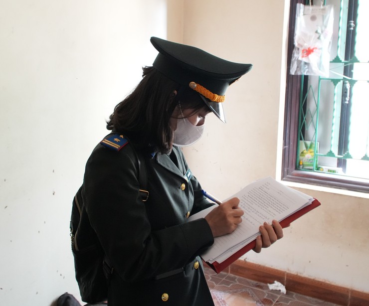 TỔ CHỨC CƯỠNG CHẾ BÀN GIAO TÀI SẢN TẠI XÃ TÂY PHƯƠNG- Ảnh 5.