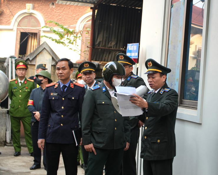 TỔ CHỨC CƯỠNG CHẾ BÀN GIAO TÀI SẢN TẠI XÃ TÂY PHƯƠNG- Ảnh 3.