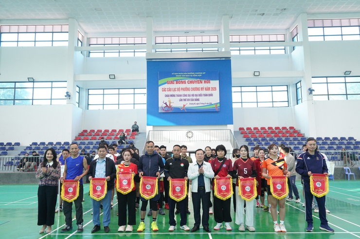 Phường Chương Mỹ tổ chức giải bóng chuyền hơi chào mừng thành công Đại hội đại biểu toàn quốc lần thứ XIV của Đảng- Ảnh 1.