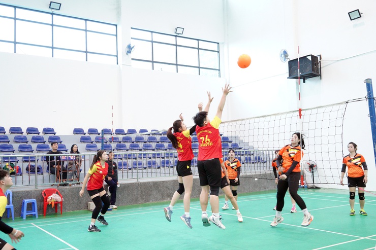 Phường Chương Mỹ tổ chức giải bóng chuyền hơi chào mừng thành công Đại hội đại biểu toàn quốc lần thứ XIV của Đảng- Ảnh 4.