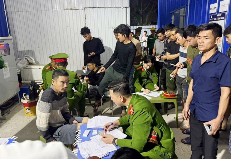 Những phiên tuần tra xuyên đêm giữ nhịp bình yên- Ảnh 1.