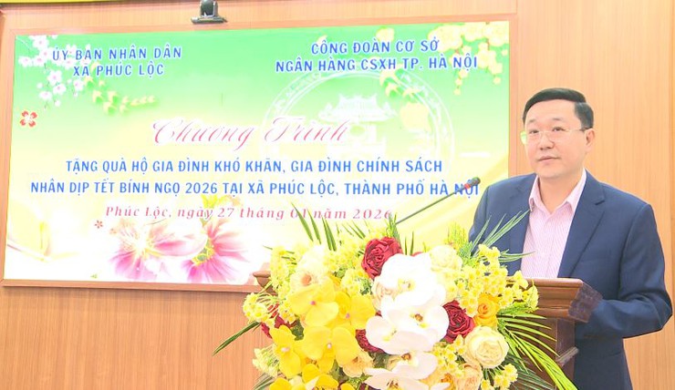 UBND xã tổ chức Hội nghị trao quà Tết cho các hộ gia đình có hoàn cảnh khó khăn, gia đình chính sách- Ảnh 1.