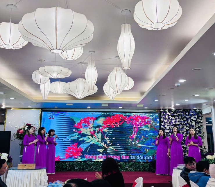 Chi bộ Trường Tiểu học Thanh Xuân Nam tổ chức thành công  sinh hoạt chuyên đề quý I năm 2026:Nâng cao nhận thức và rèn luyện đạo đức của người cán bộ,
đảng viên trong thời kỳ mới"- Ảnh 9.