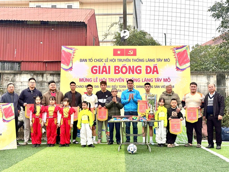 Giải Bóng đá truyền thống làng Tây Mỗ - Chào mừng thành công Đại hội Đại biểu Toàn quốc lần thứ XIV của Đảng và Xuân Bính Ngọ 2026- Ảnh 1.
